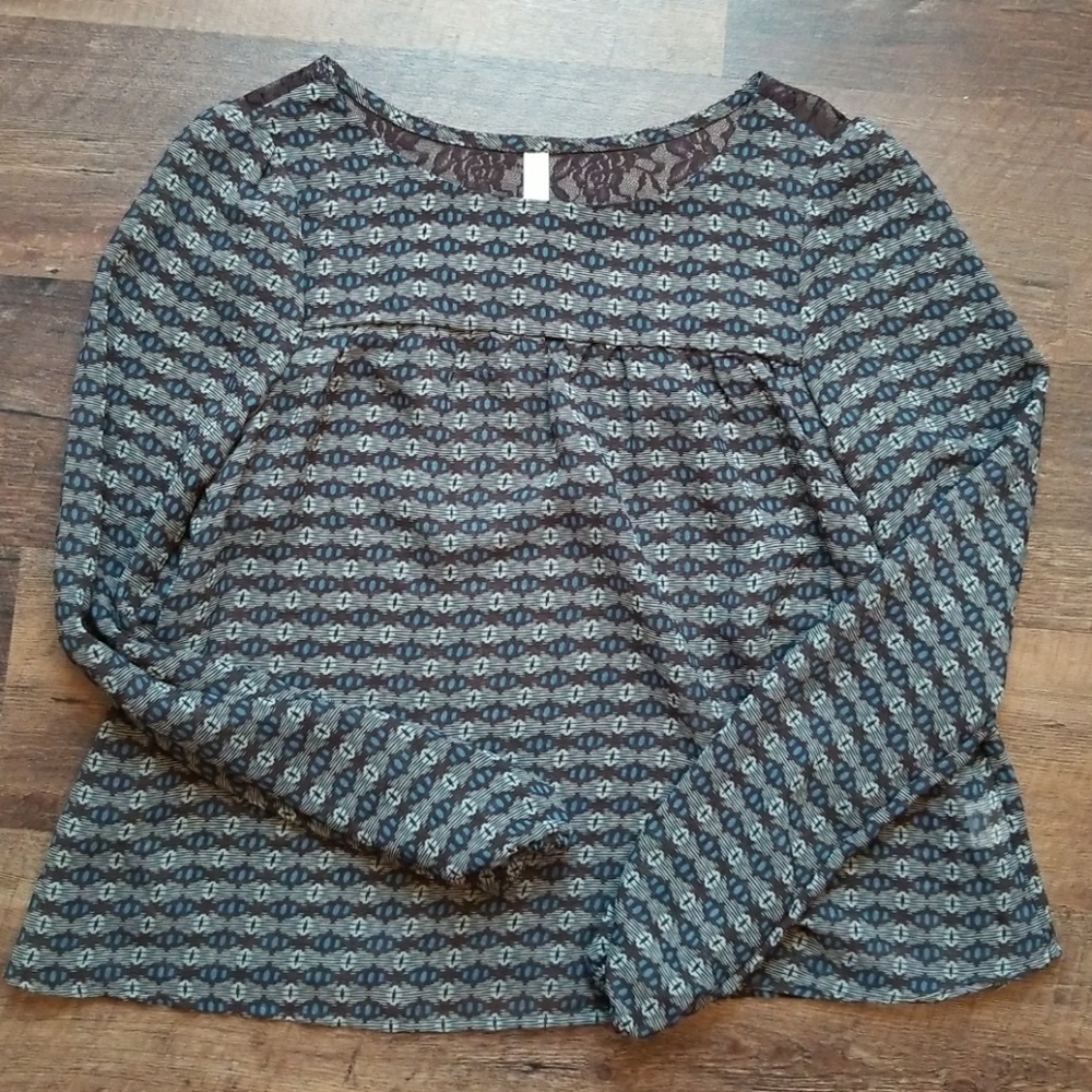 Xhilaration Pattern Blouse